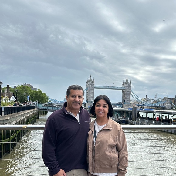 Meet your Posher, Lupe - Picture 1 of 1